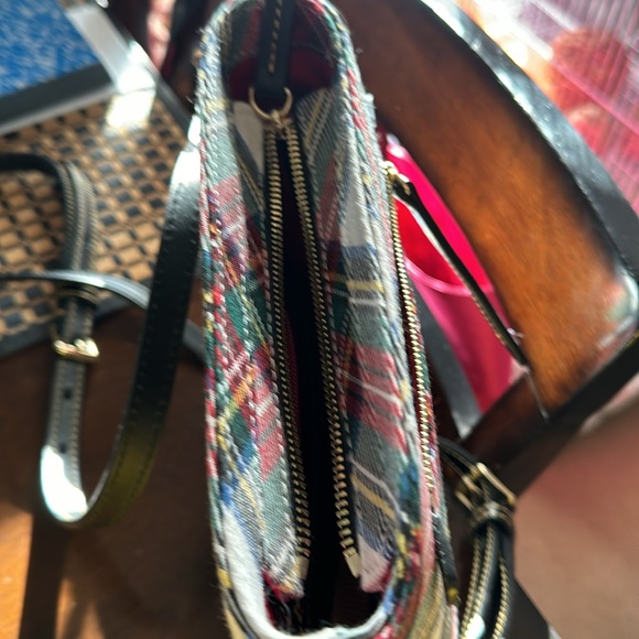 Dooney and Bourke small zip crossbody white tart - Picture 7 of 9